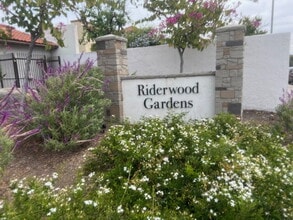 Building Photo - 10249 Bell Gardens Dr