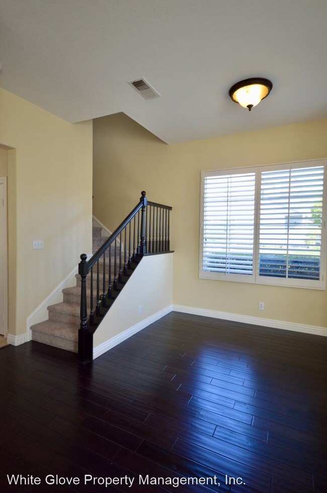 Building Photo - 3 br, 2.5 bath House - 15 Edmonton Place