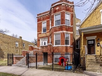 Building Photo - 555 N Lawler Ave