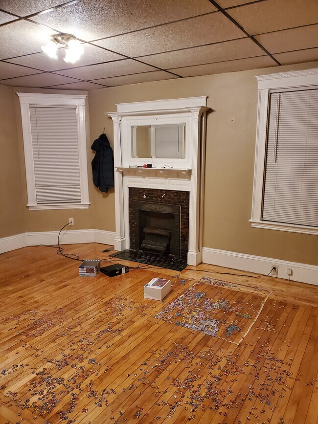 Foto del edificio - 135 Bellingham Ave