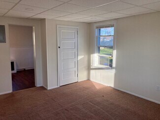 Building Photo - 502 Bell Rd