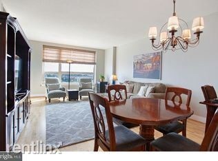 Foto principal - 717 S Christopher Columbus Blvd