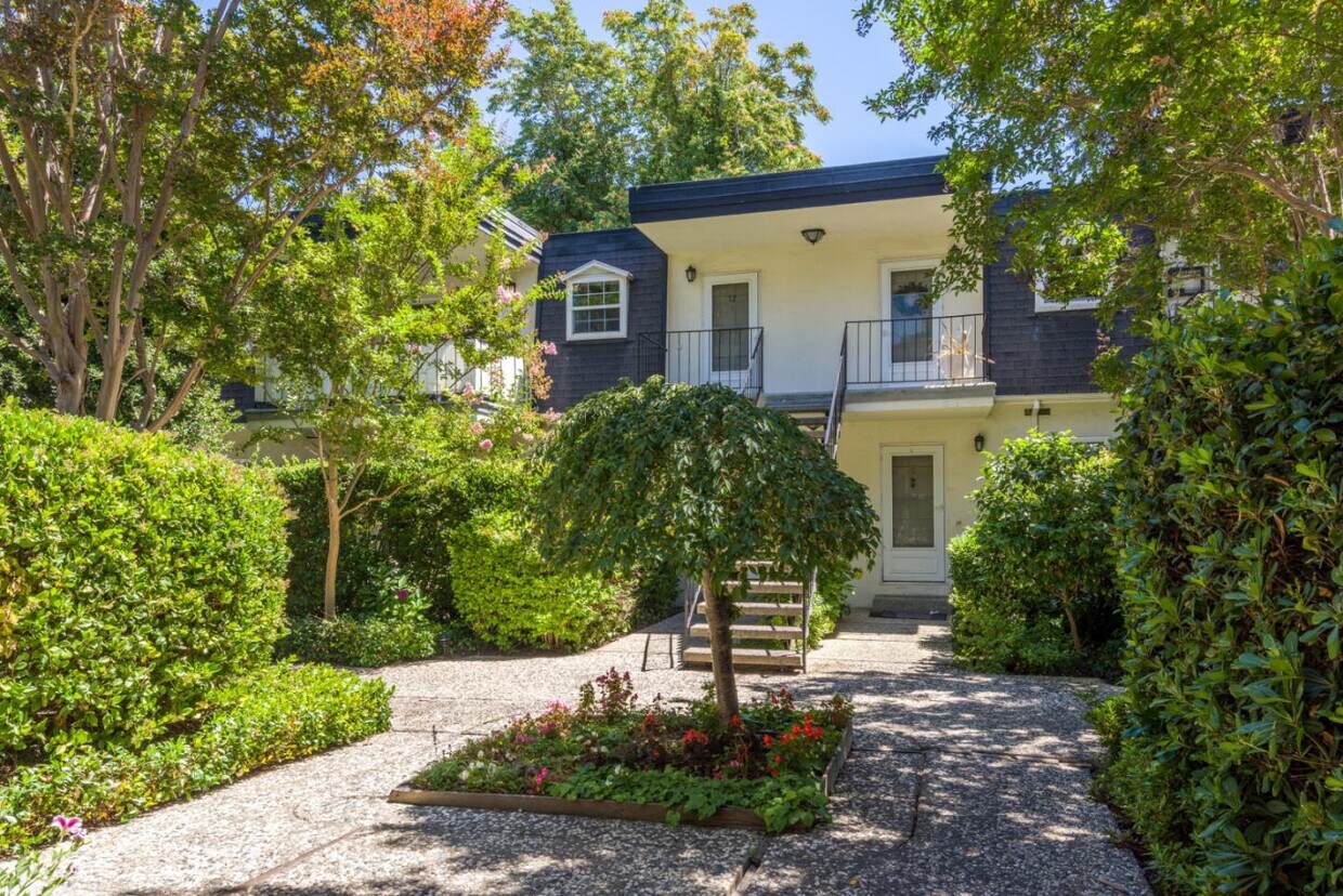 Foto del edificio - 445 Oak Grove Ave