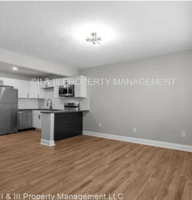 Building Photo - 1505 W 25th Ct