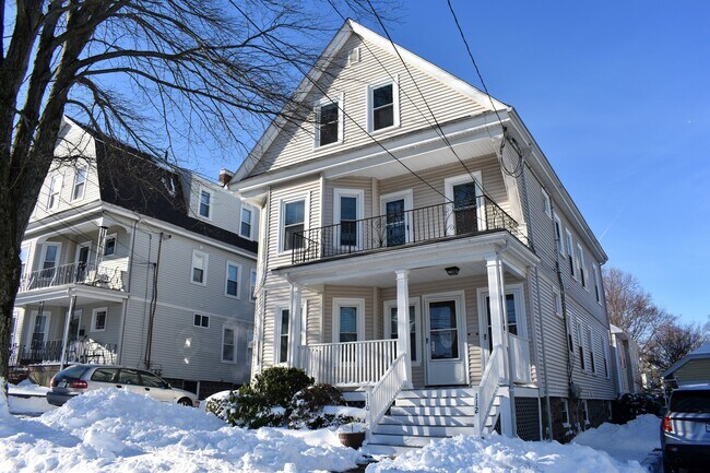 Foto del edificio - 110 Hillside Rd