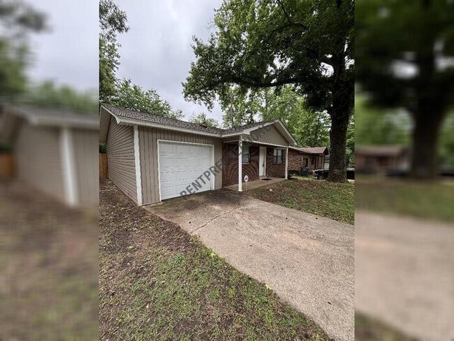 Building Photo - 1301 Liberty Dr