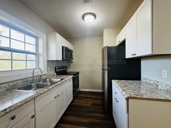 Foto del edificio - 63 Trinity Rd