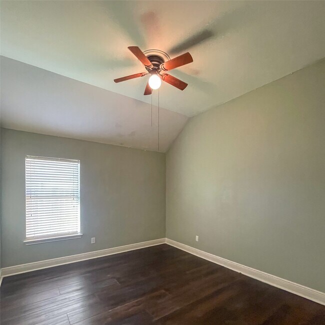 Building Photo - 854 Skyspring Ln