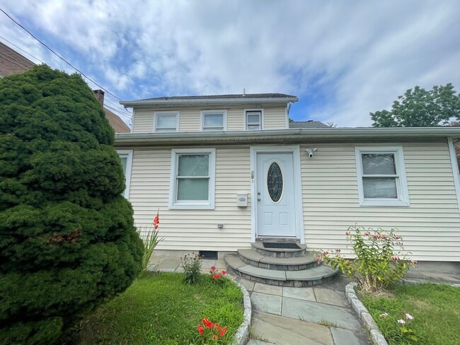 Building Photo - 39 Upper Croton Ave