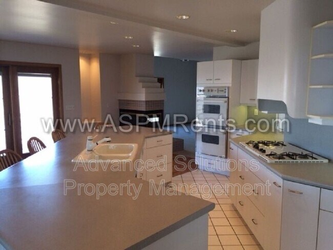Foto del edificio - 2344 Lakeline Dr