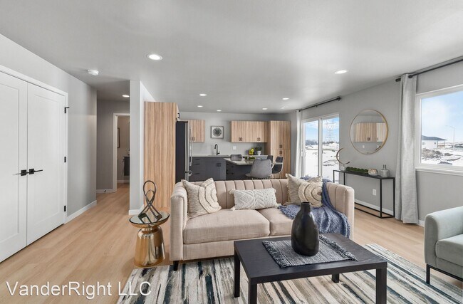 Foto del edificio - 3 br, 2.5 bath House - 504 N Harper Ave