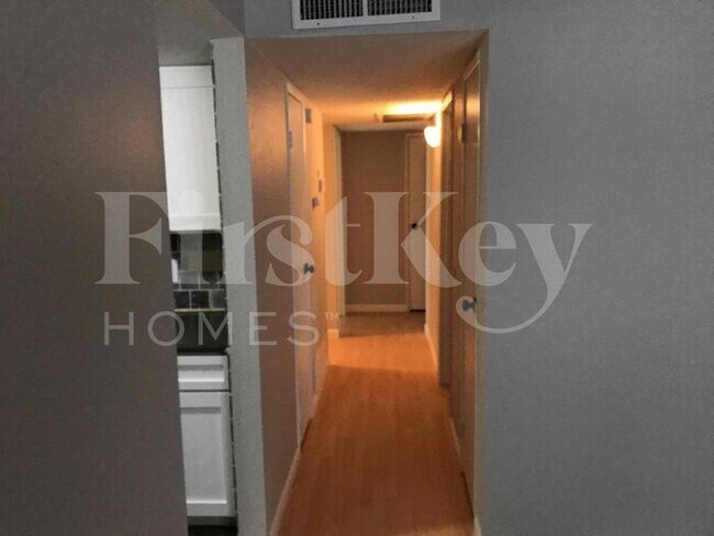 Foto del edificio - 6104 W Nancy Rd