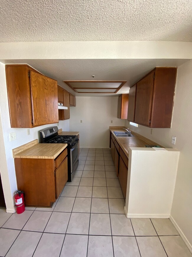 Building Photo - 4063 W 130th St