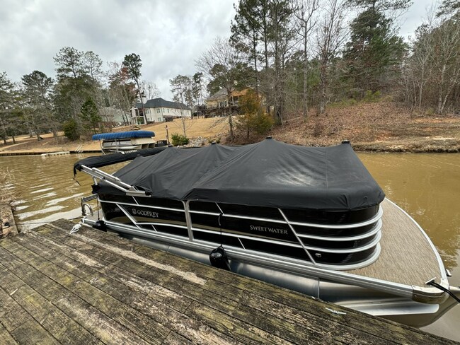 Foto del edificio - 1491 Pullman Ln