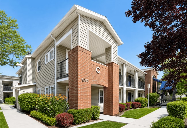 Foto del edificio - Harmony Garden Apartments
