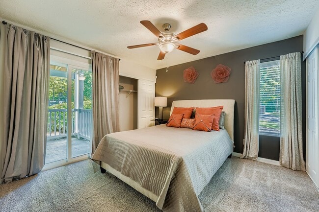 Foto del edificio - 2200 Big Creek Apartments