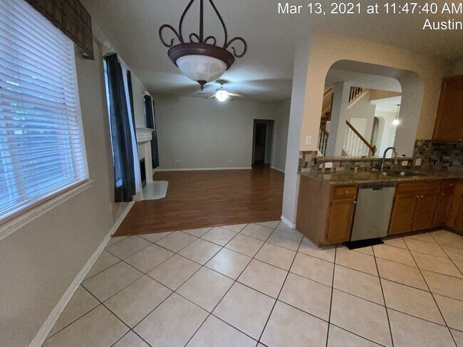 Building Photo - 13413 Anarosa Loop