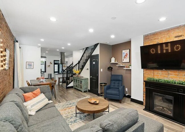 Foto del edificio - 241 Taylor Ave