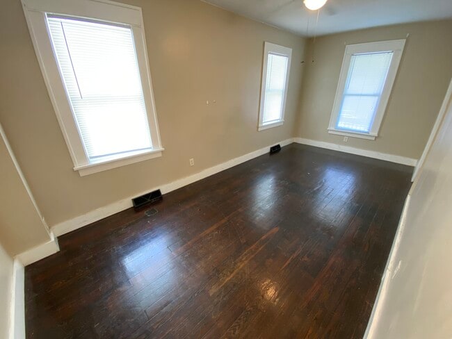 Building Photo - 321 N Wenger Ave