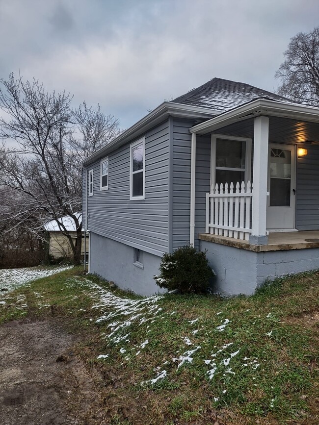 Building Photo - 724 Ben Hur Ave