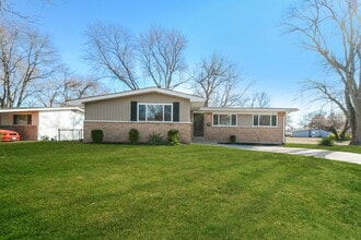 Building Photo - 730 Loyola Dr