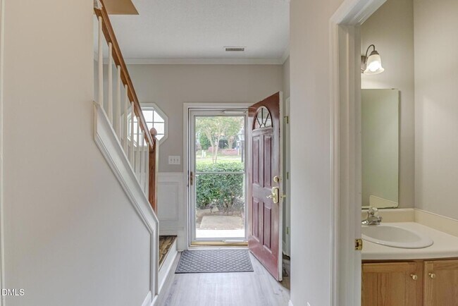 Foto del edificio - 4636 Vendue Range Dr