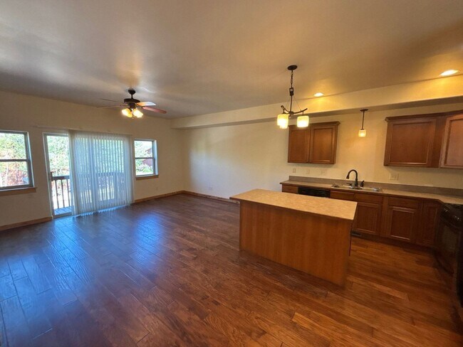 Building Photo - 2379 Abbey Ct