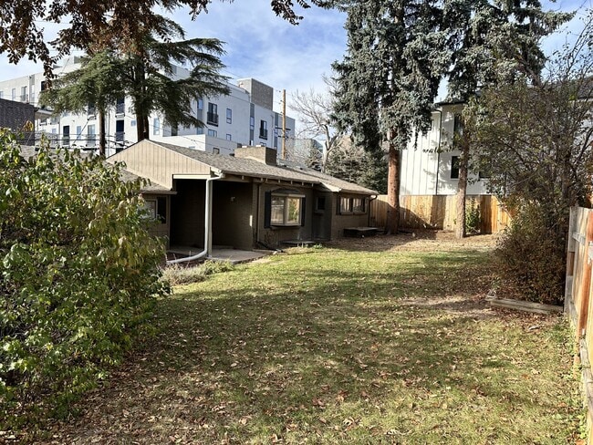 AVAILABLE JULY! Student Housing near DU Campus! - AVAILABLE JULY! Student Housing near DU Campus! Apartment