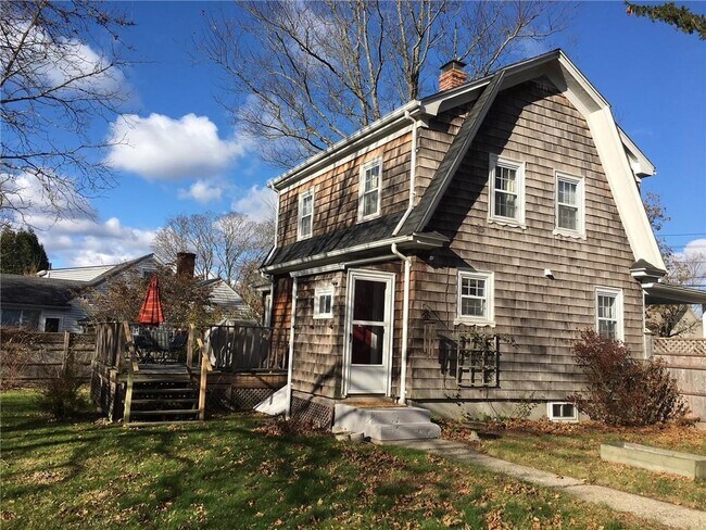 Building Photo - 124 Beach Rd