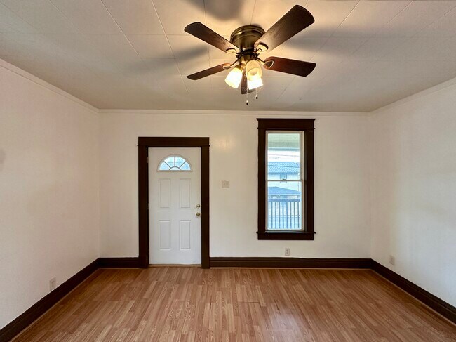 Foto del edificio - 154 Elmwood St