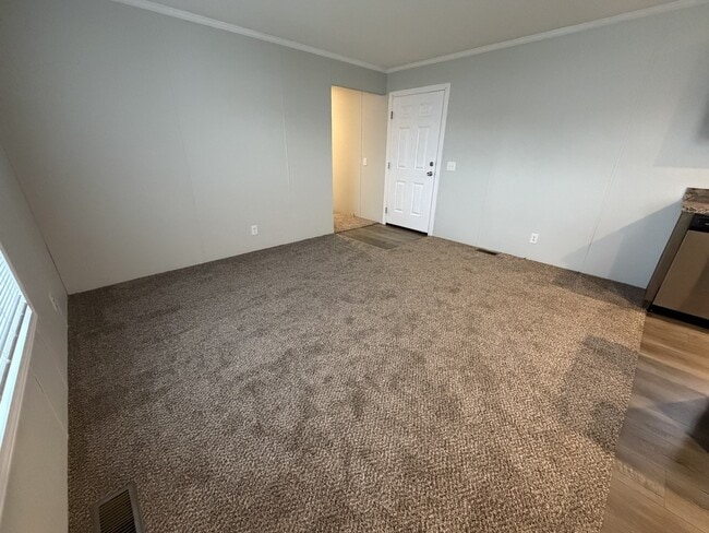 Building Photo - 15381 Danseur Dr