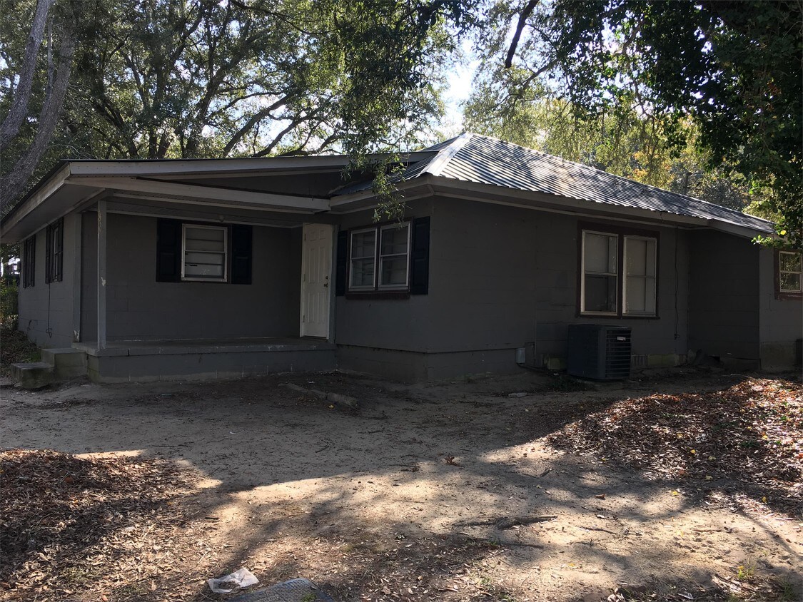 Foto principal - 5731 Neese St