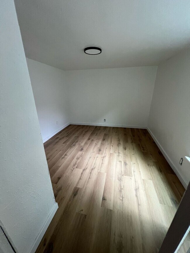 Foto del edificio - Section 8 Welcome – 4 Bed, 2 Bath Home Nea...