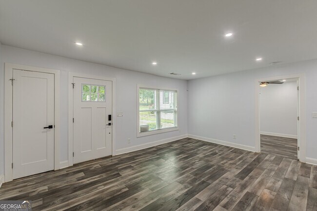 Foto del edificio - 983 Poplar St SW