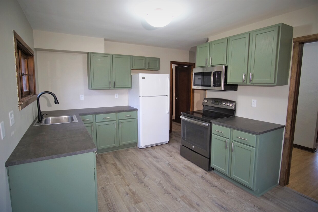 Primary Photo - 15234 Upper 61st St N