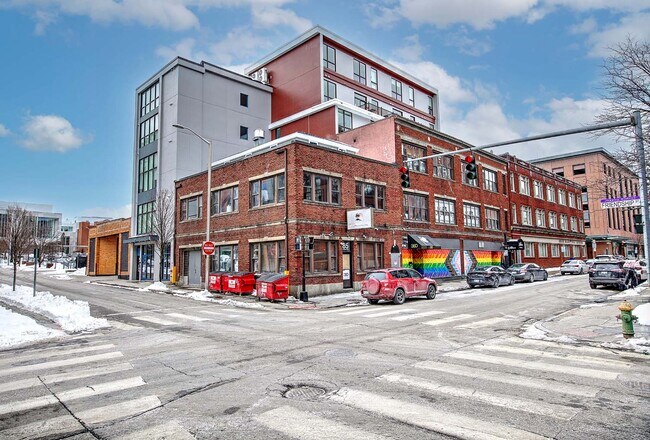 Building Photo - 123 Friendship St