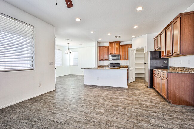 Foto del edificio - 6360 Beavertail Pond Ave