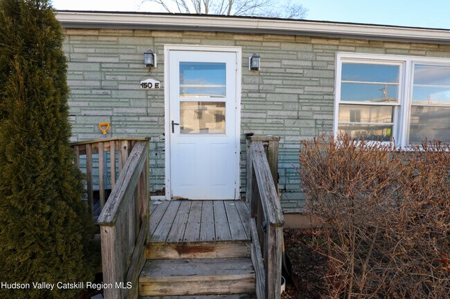 Foto del edificio - 150-154-154 W Main St