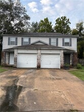 Building Photo - 727 W Beck Dr