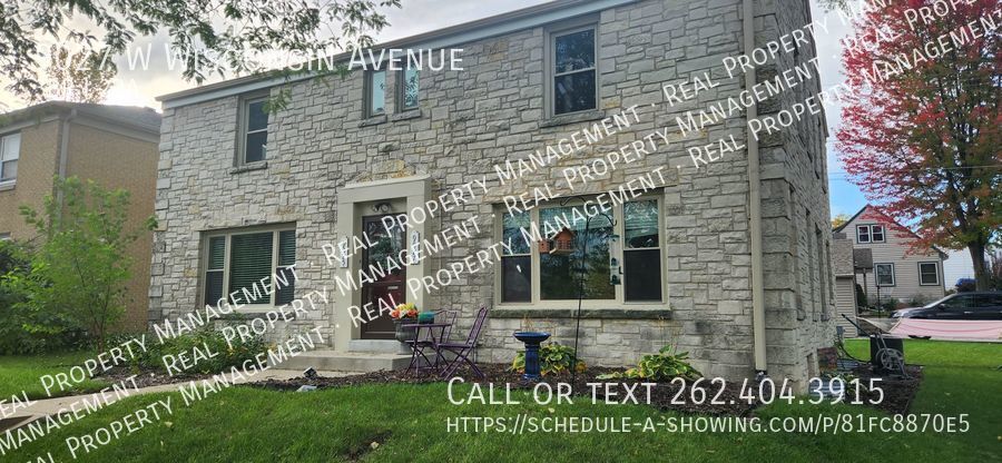Building Photo - Beautiful 3 Bedroom Townhome in Great Loca...