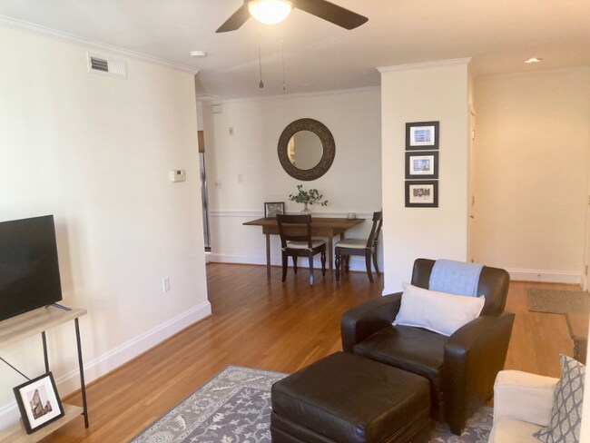 Foto del edificio - 36 E Lock Ln