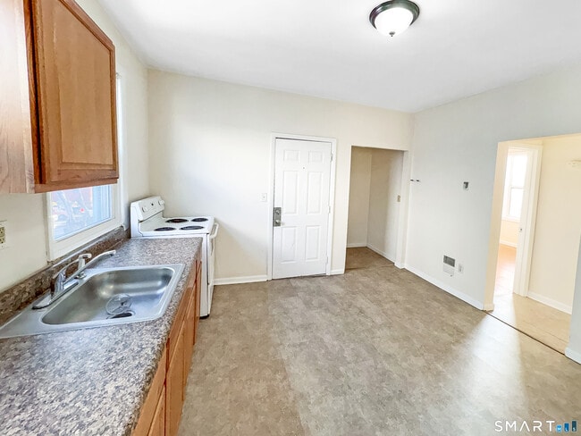 Building Photo - 34 Wolcott St