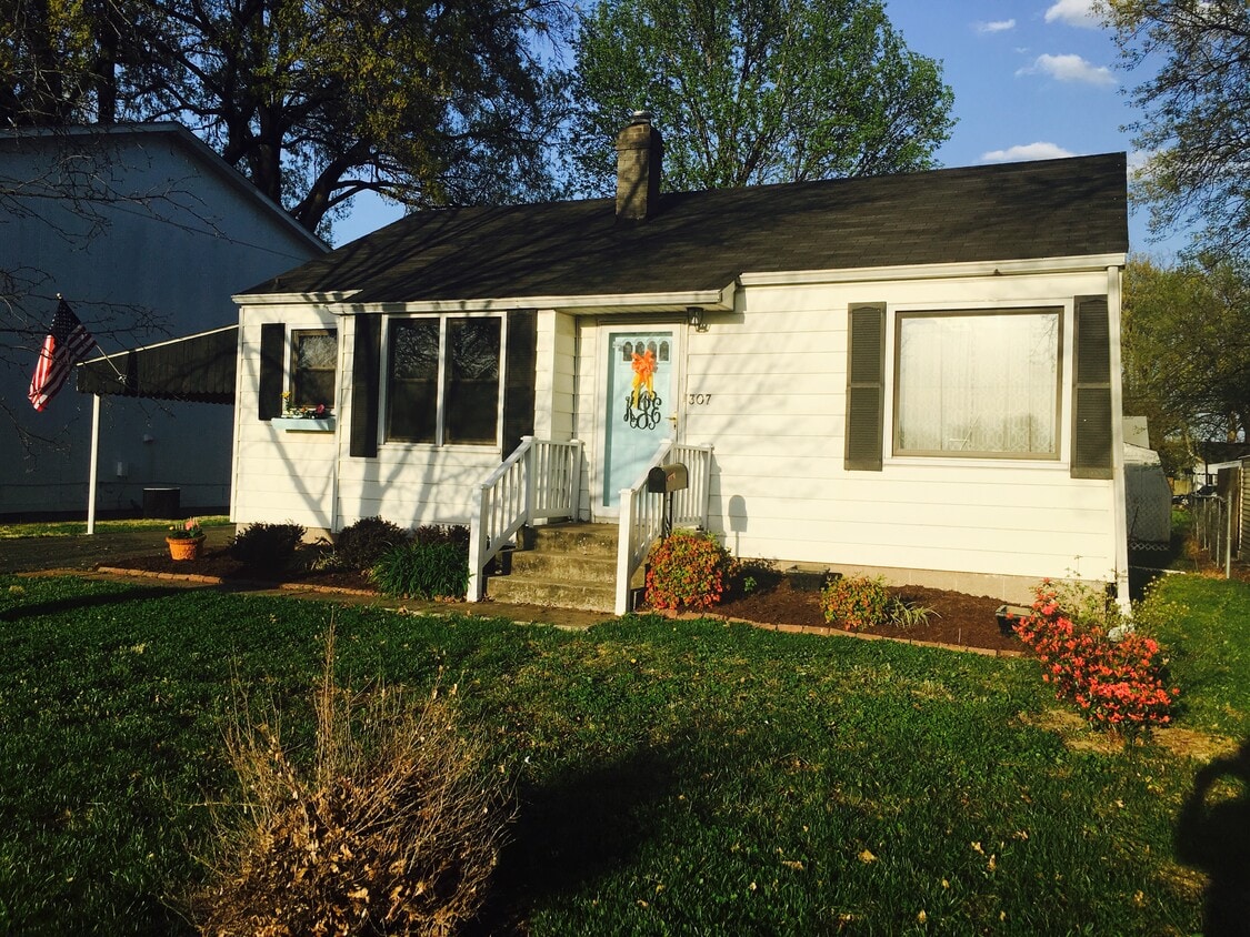 Primary Photo - 307 N Central Ave