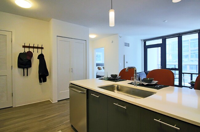 Foto del edificio - 621 N Wells St
