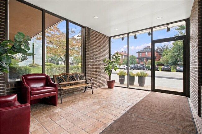 Building Photo - 5841 Morrowfield Ave