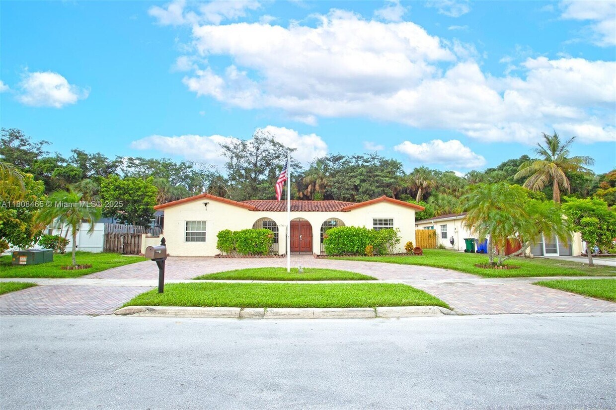 Foto principal - 781 SW 49th Terrace