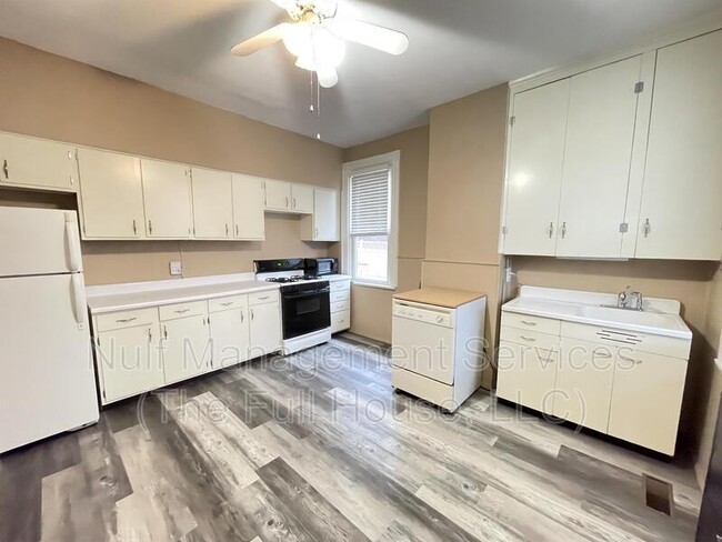 Foto del edificio - 5972 Alder St