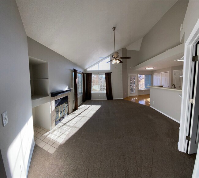 Foto del edificio - 882 S Reed Ct