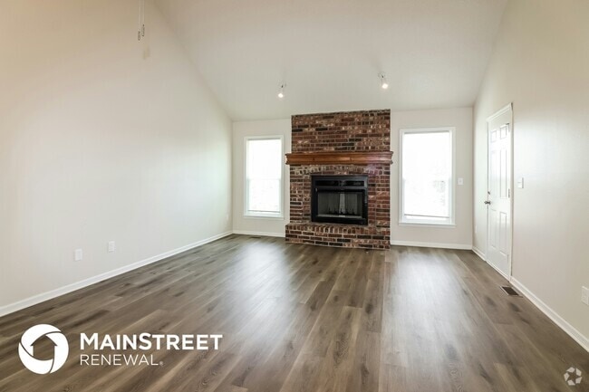 Building Photo - 609 NE Bristol Dr