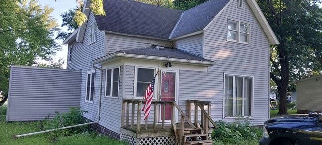 Building Photo - 174 4th Ave